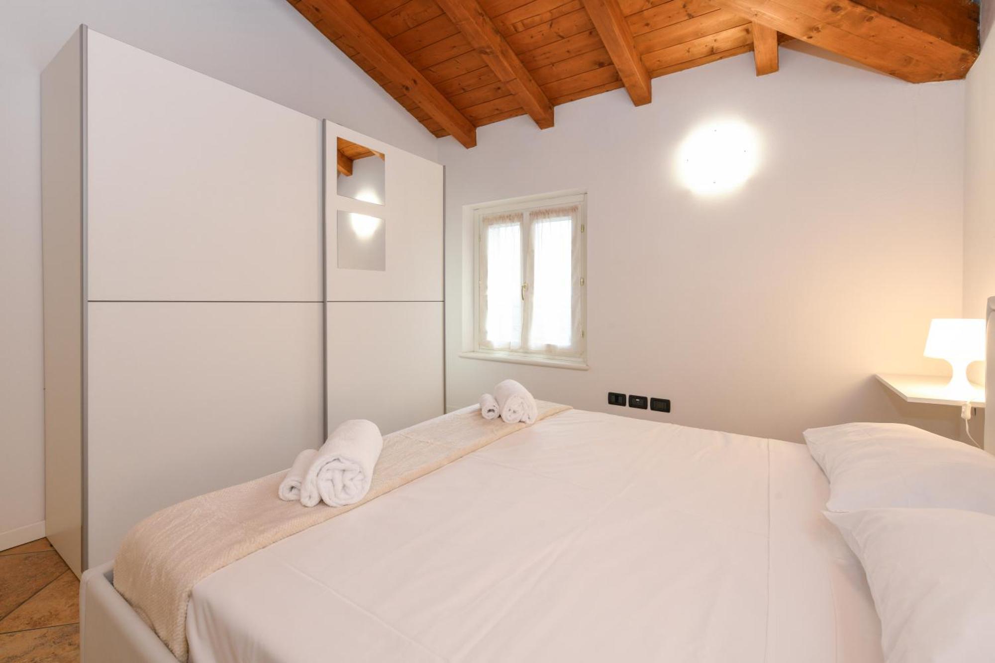 Wendy Apartment- Twobedroom & Pool & Parkprivatefree & Sports Desenzano del Garda Kültér fotó