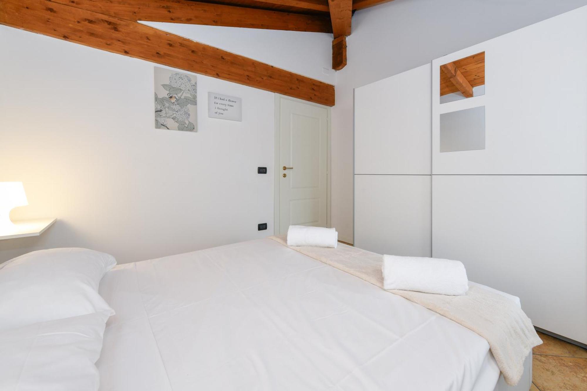 Wendy Apartment- Twobedroom & Pool & Parkprivatefree & Sports Desenzano del Garda Kültér fotó