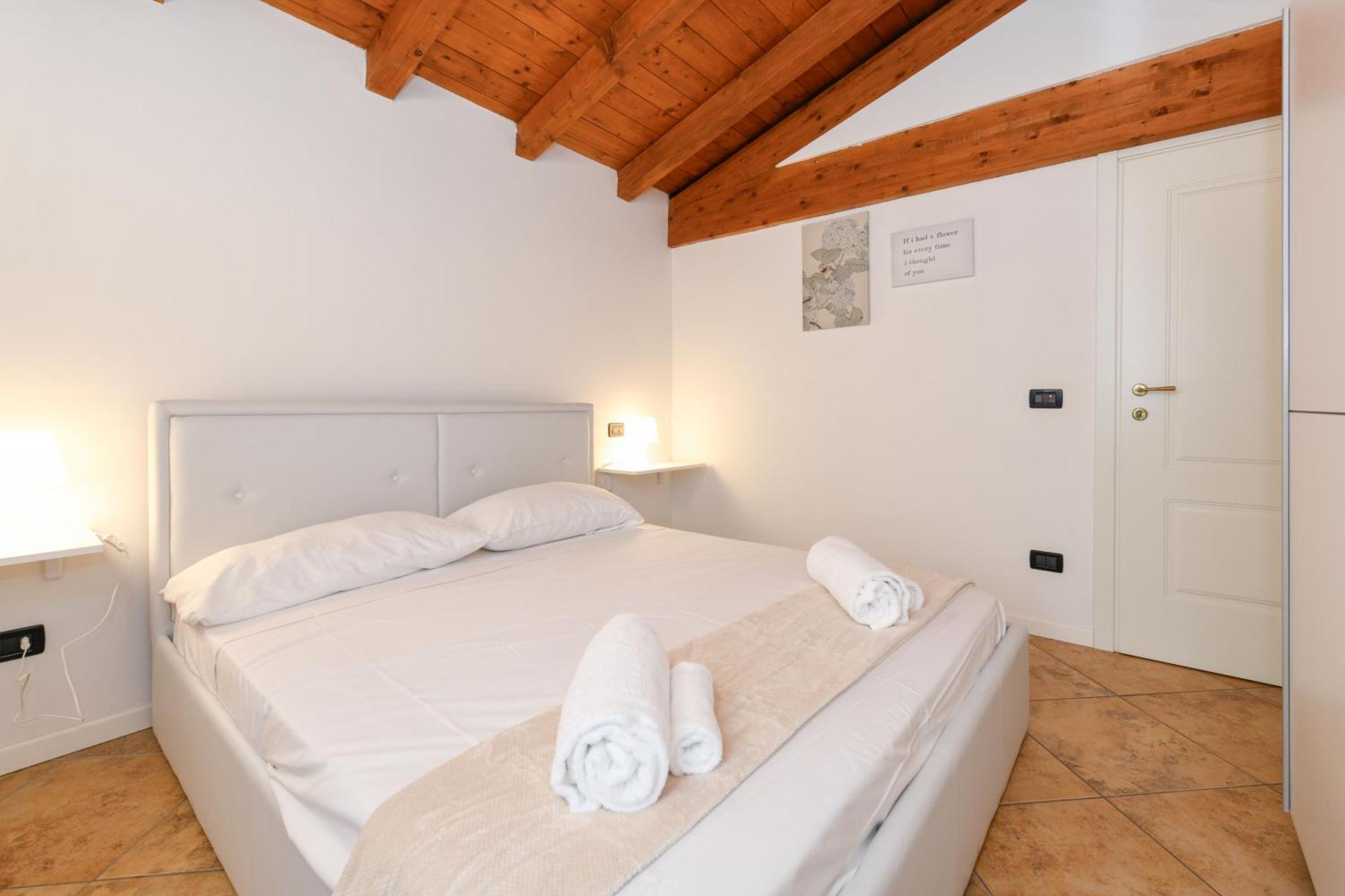 Wendy Apartment- Twobedroom & Pool & Parkprivatefree & Sports Desenzano del Garda Kültér fotó